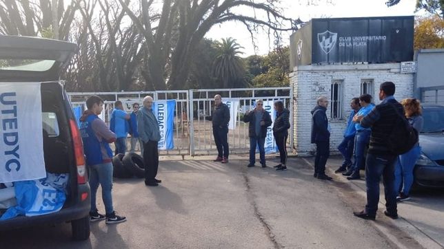 despidieron a la mitad del personal del club universitario y no hay actividades