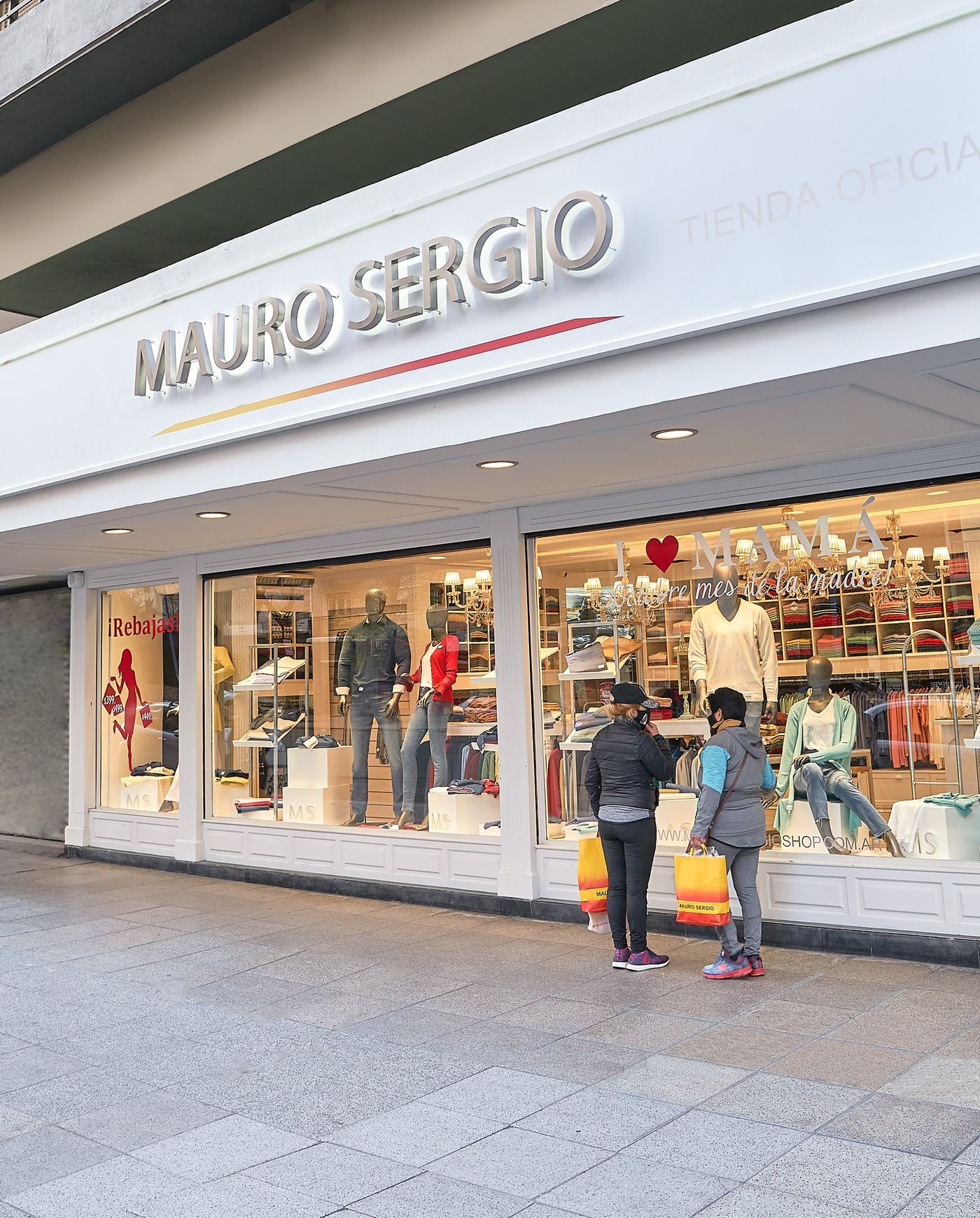 Textilana S.A. es la firma que fabrica la marca Mauro Sergio y cuenta con al menos un local en La Plata