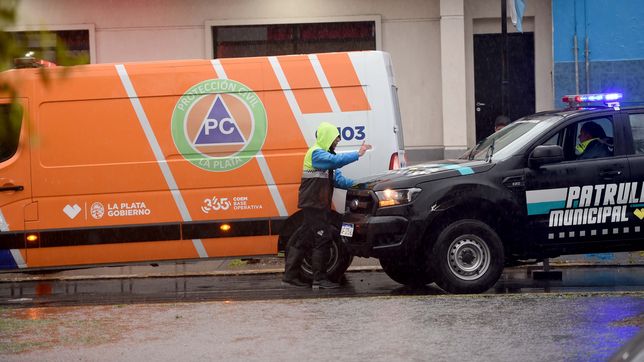 continua la asistencia en los barrios de la plata afectados por las lluvias