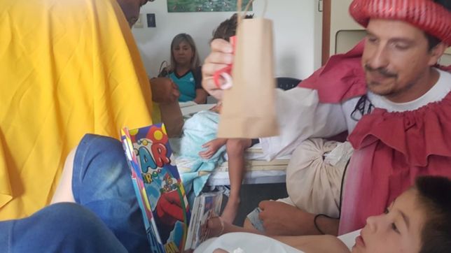 como hace una decada, los reyes magos alegraron a los chicos del hospital de gonnet