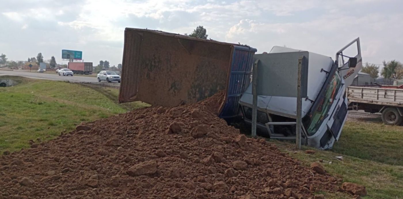 Camión volcado