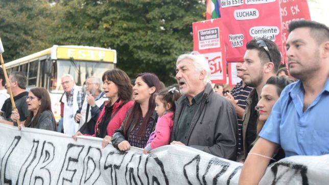 familiares de los choferes del este detenidos marcharon para exigir su libertad