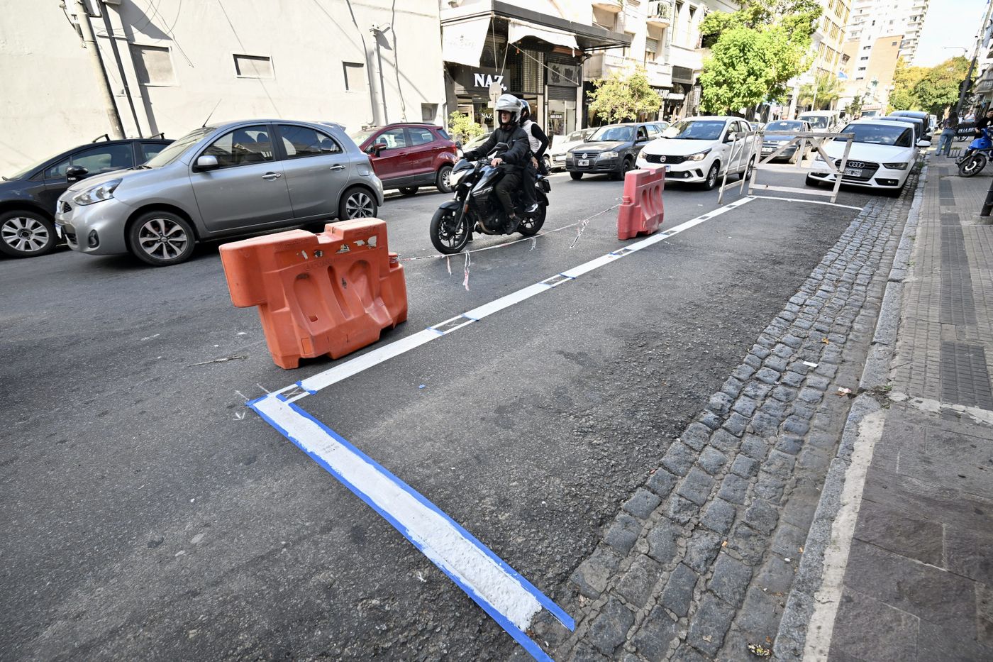 Estacionamiento exclusivo para motos (3).JPG