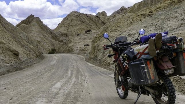 moto y barberia, el proyecto de un platense para recorrer el pais en busca de historias
