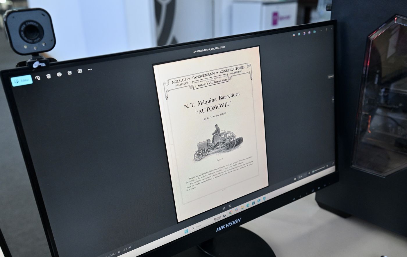 El trabajo de clasificación y descripción de los documentos encontrados llevará mucho tiempo e incluye su digitalización