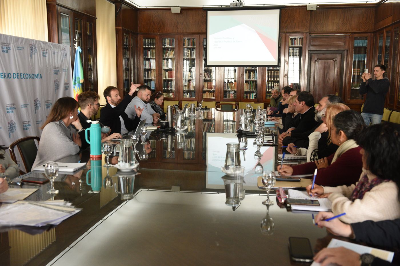 La reunión de este viernes en el Ministerio de Economía, previo a la paritaria que sería convocada para la semana que viene