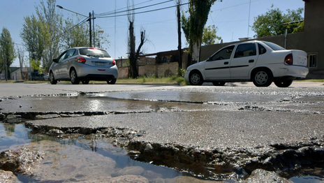 Ya son más de 2.800 los reclamos de los vecinos en La Plata Reporta y cuatro de cada diez son por las calles Ya son más de 2.800 los reclamos de los vecinos en La Plata Reporta y cuatro de cada diez son por las calles
