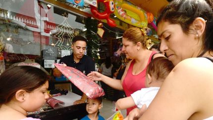 De cajeros a vendedores: ¿cuánto cobrarán los empleados de comercio desde febrero?