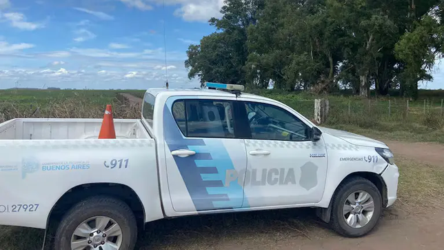hallan muerto a un joven en un campo de berisso e investigan las causas