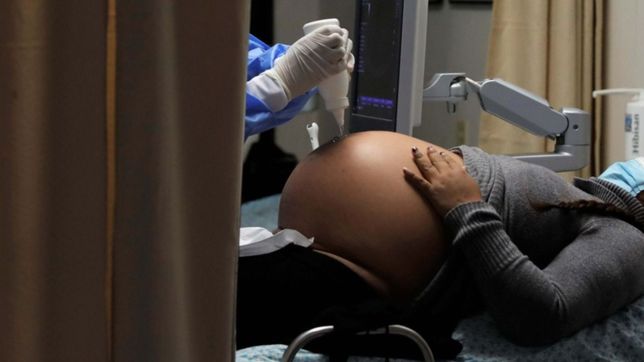 amplian licencias por embarazo, adopcion y asuntos particulares en el estado