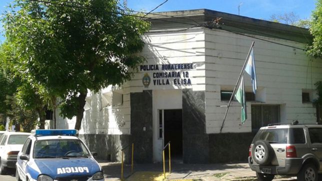 se entregaron dos policias profugos imputados por ?corrupcion?