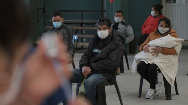 a quienes les corresponde aplicarse la tercera dosis o el refuerzo contra el covid-19