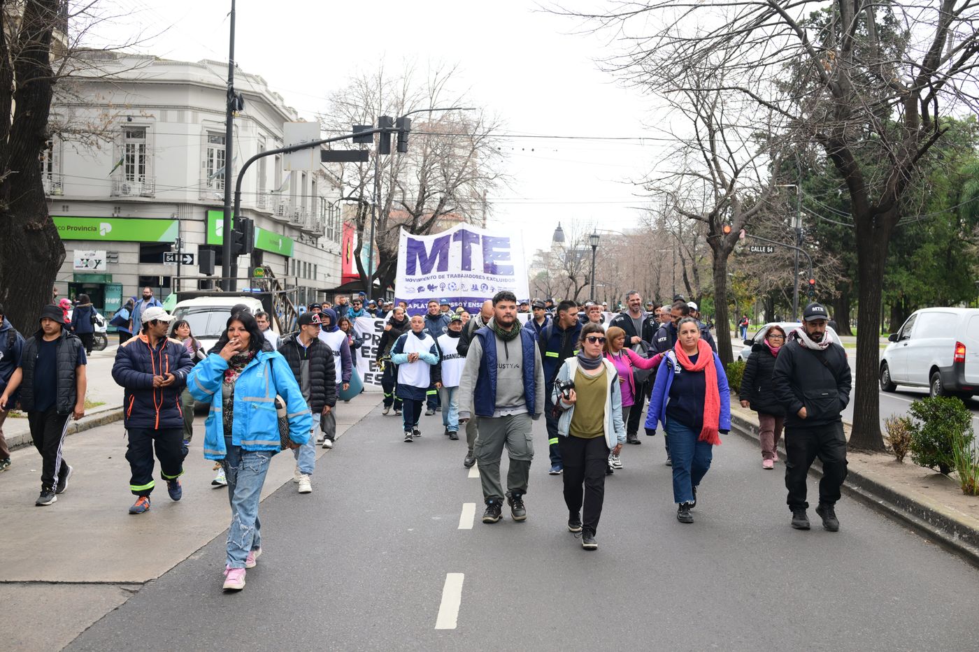 Decenas de miembros del MTE se movilizaron por las calles de La Plata Decenas de miembros del MTE se movilizaron por las calles de La Plata
