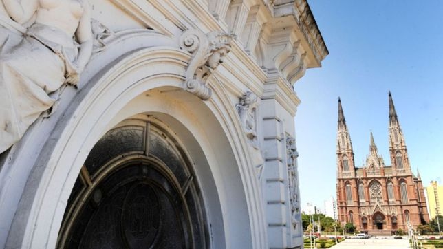 organizan visitas guiadas gratis para que los ingresantes de la unlp conozcan la plata