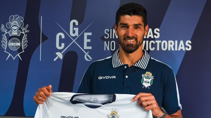 La presentación rockera de Gastón Suso en Gimnasia
