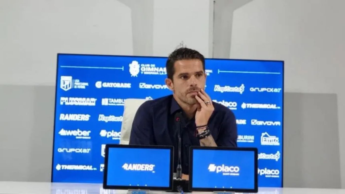 Fernando Gago Racing Gimnasia.jpg