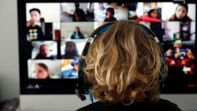 indignacion por la difusion del video de una profesora de la uade que murio dando clases