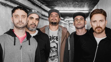 Eterna Inocencia llega a La Plata y presenta su último disco “No bien abran las flores