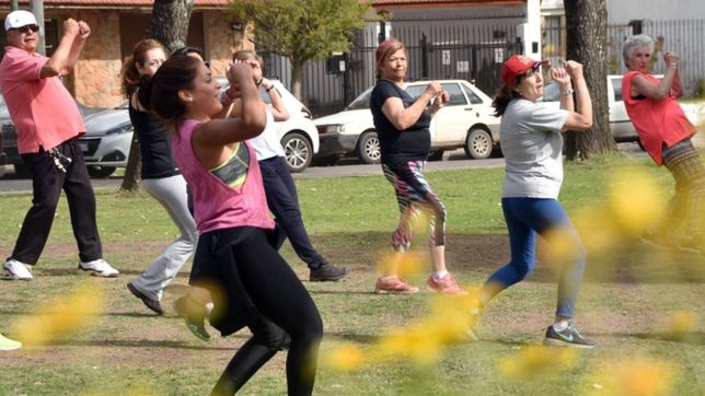 ¿como es el cronograma de clases de zumba, yoga y gimnasia en las plazas de la plata?