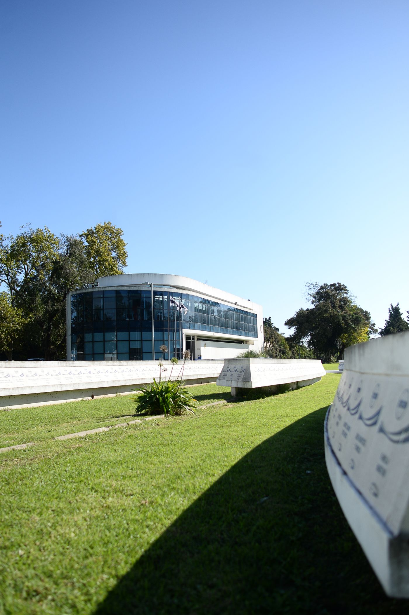 Ambos futbolistas se presentaron en Estancia Chica. Ambos futbolistas se presentaron en Estancia Chica.