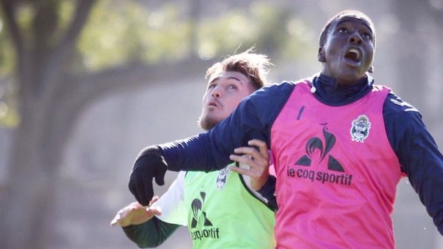gimnasia: pedro troglio volvio a probar, no confirma el equipo y mantiene una duda