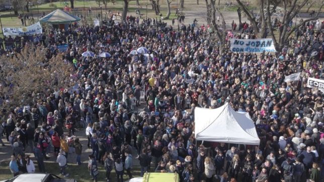 el peronismo platense concentro en plaza belgrano y marcho a la casa de cfk