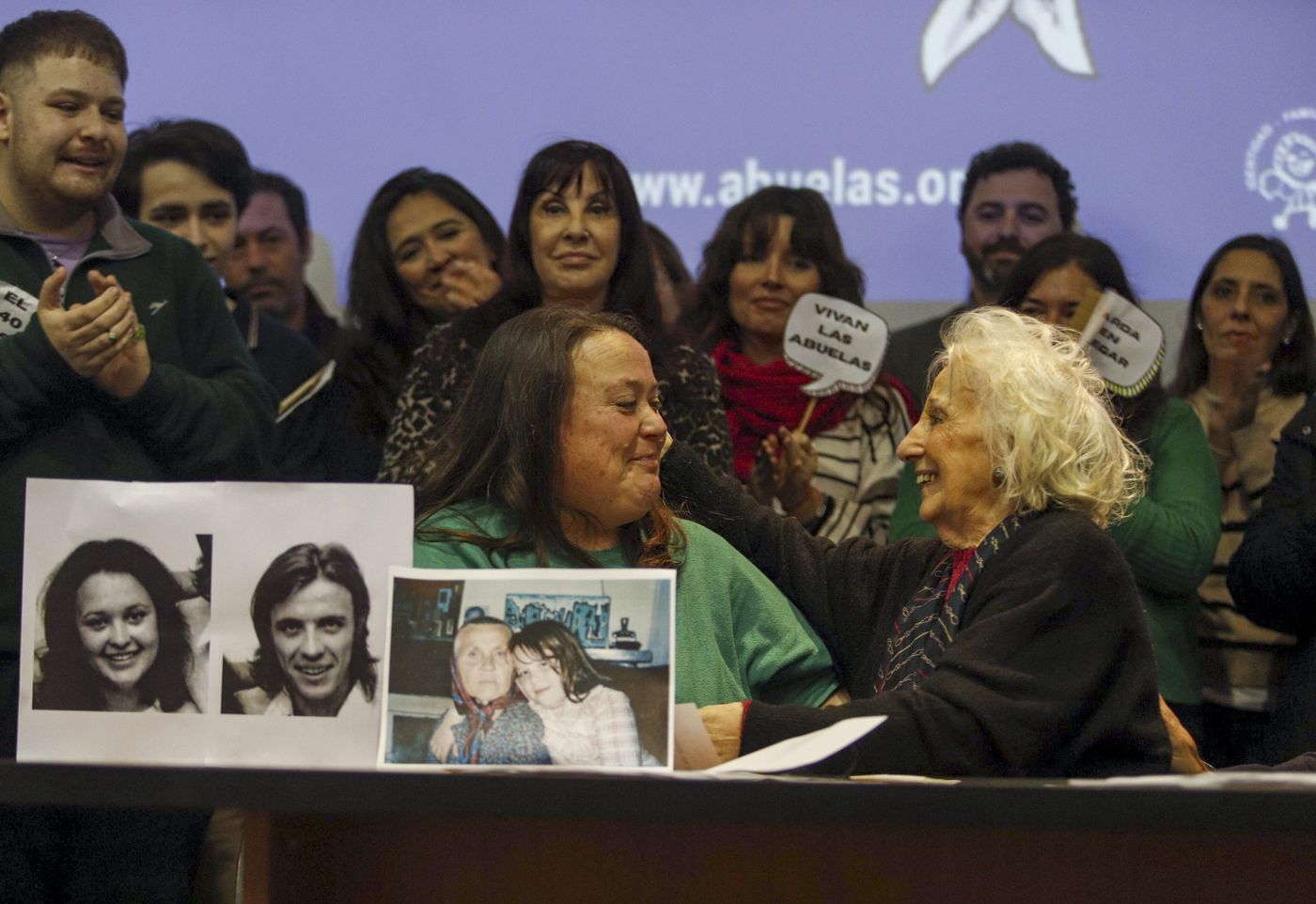 Restitución nieto 140 Estela de Carlotto.jpg