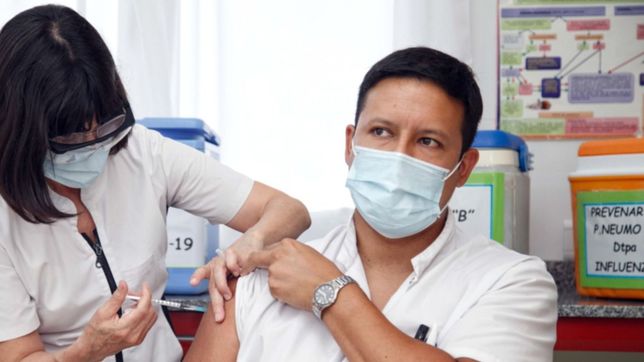 la calculadora de vacunacion contra el covid-19: ¿que dia te tocaria dartela?