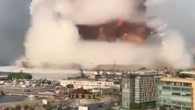 videos: asi fue la impactante explosion en el puerto de beirut