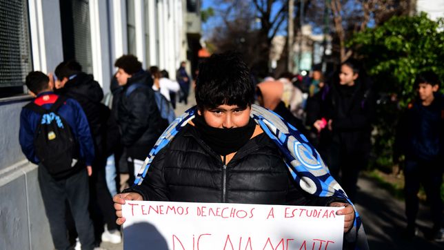 exigen que el consejo escolar de explicaciones por la falta de calefaccion en las escuelas de la plata