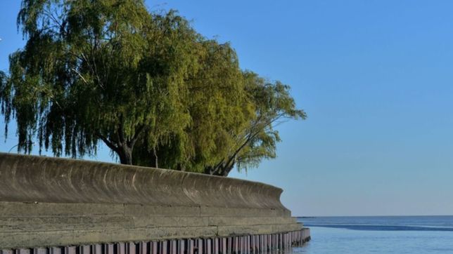conmocion en ensenada: buscan a dos pescadores perdidos en el rio de la plata