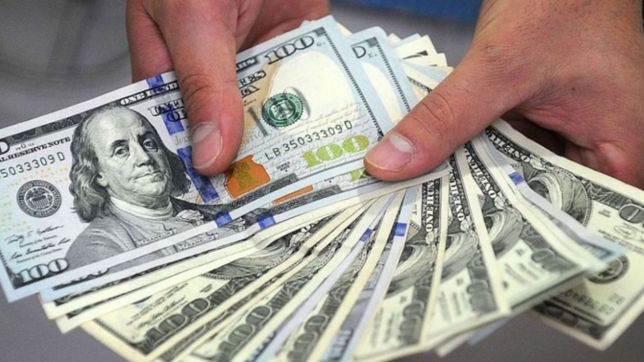 ¿como es el tramite para pedir a la afip la devolucion del 35% por la compra de dolares?