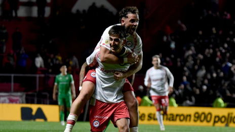 Alan Lescano festejo gol Argentinos Juniors