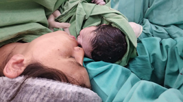 una mama dio a luz en el quirofano del hospital de ninos para que el bebe fuera operado al nacer una mama dio a luz en el quirofano del hospital de ninos para que el bebe fuera operado al nacer