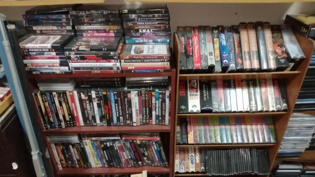 organizan una nueva venta de garaje en la plata con articulos de coleccion a precios de remate