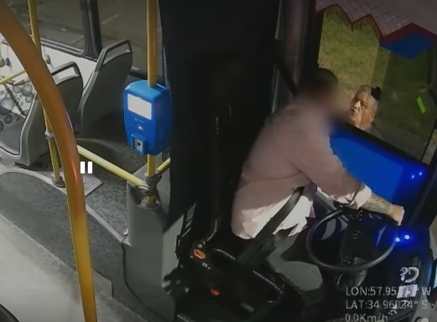 El agresor fue identificado y quedó detenido en La Plata.