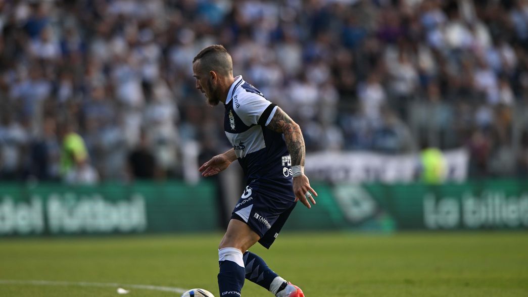 Gimnasia avanzó en las tratativas para la renovación de Augusto Max