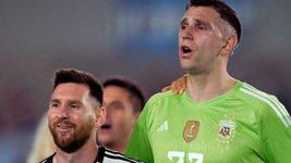 messi y dibu martinez estrenaran parches especiales en el debut de argentina ante argelia messi y dibu martinez estrenaran parches especiales en el debut de argentina ante argelia