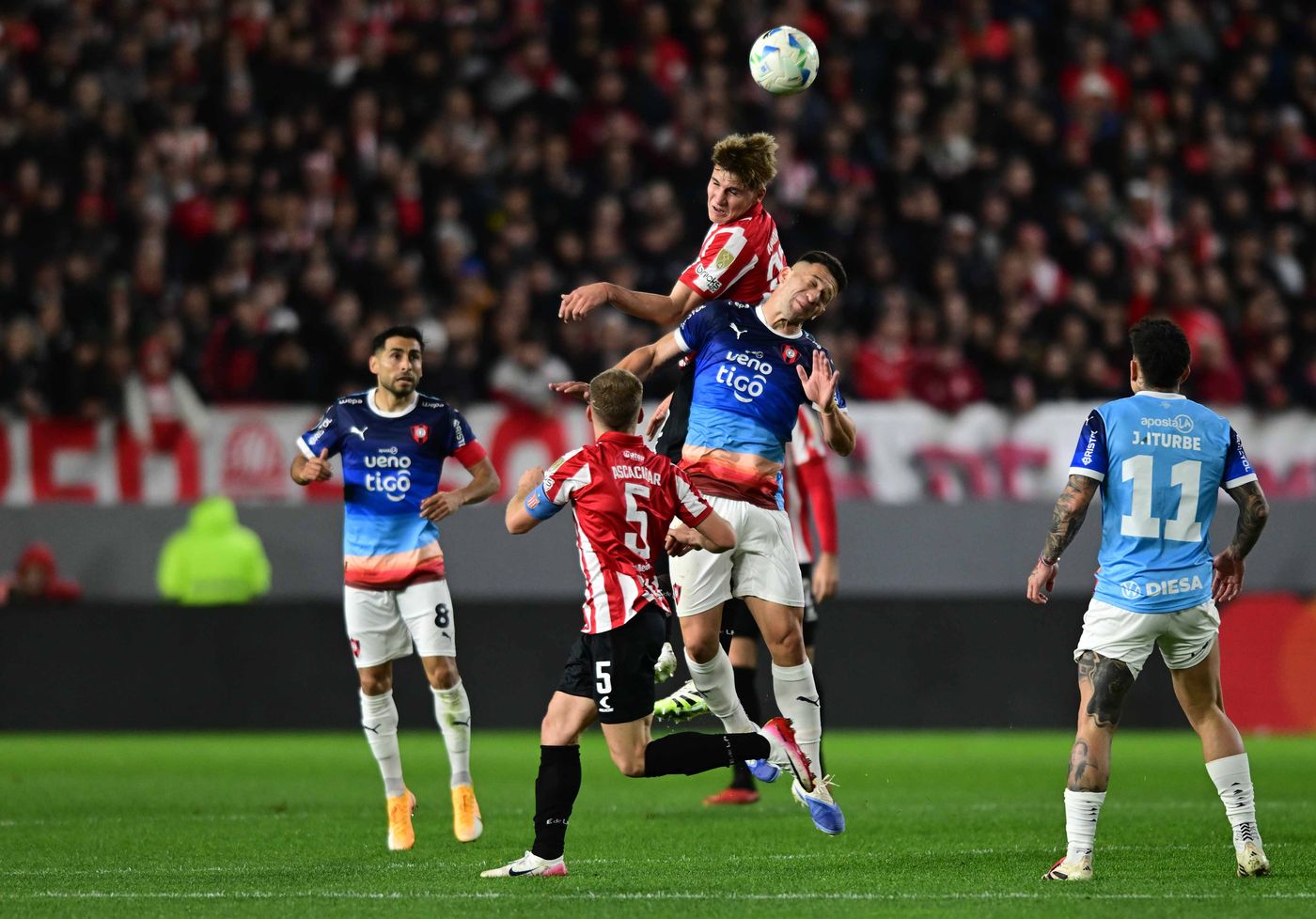 Estudiantes iguala 0 a 0 con Cerro Porteño. Estudiantes iguala 0 a 0 con Cerro Porteño.