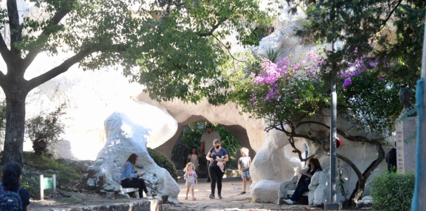 Paseo del Bosque Calor Sol