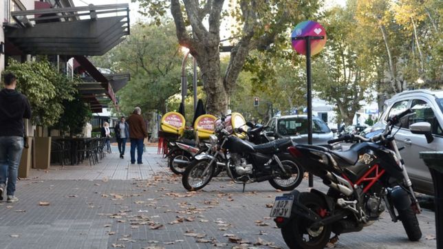 las motos tendran espacios reservados para estacionar en las calles del centro de la plata