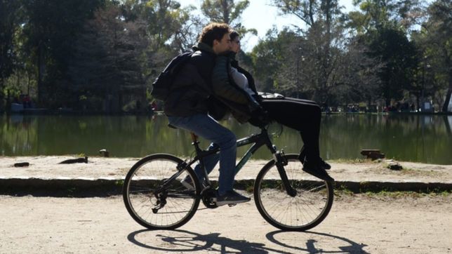 con un jueves fresco y con sol, arranca una seguidilla de dias con buen clima en la plata