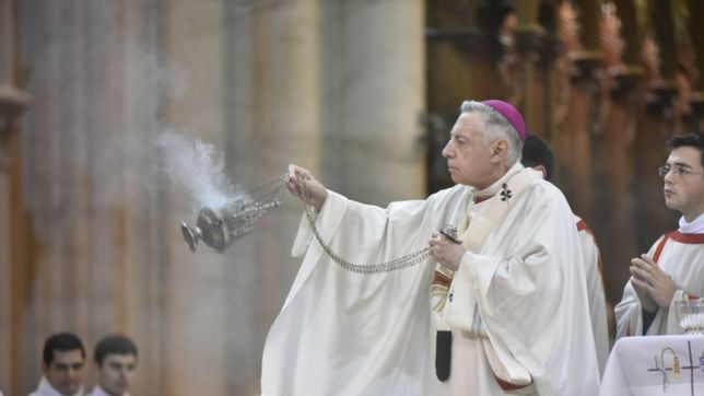 aguer cumple 75 anos y desde hoy puede dejar el arzobispado de la plata