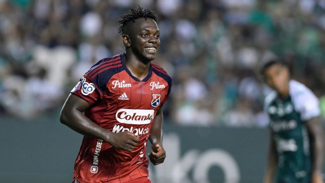 estudiantes se volvio a interesar en el y el dt del equipo lo margino del ultimo partido