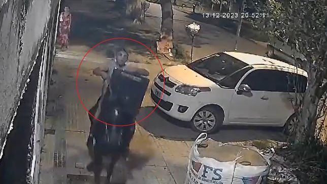 identifican al jinete de la plata que robo un amplificador y escapo a caballo