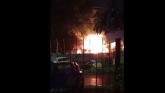 video: una familia de la plata se salvo de milagro tras el incendio de su casa
