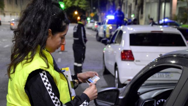 amplio operativo de prevencion y control por los ?momos? y las fiestas de fin de ano en la plata