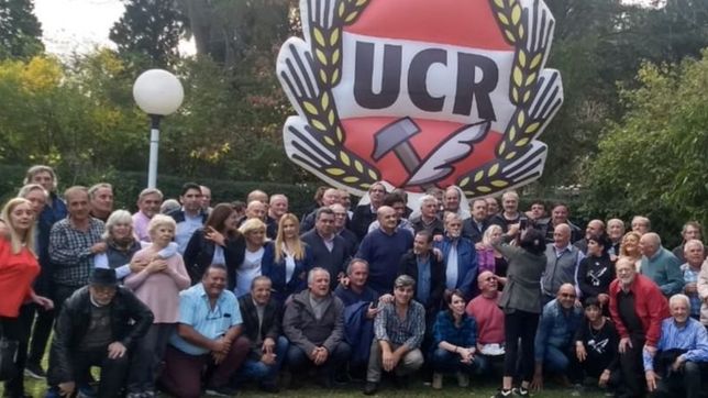 el radicalismo critico le pega al oficialista y cierra filas con los lavagnistas platenses