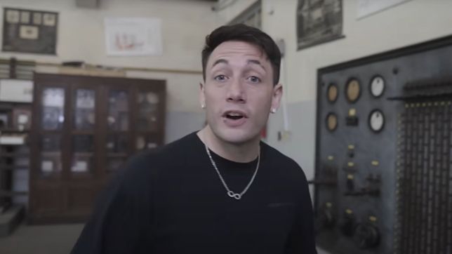 el momo volvio a la plata, recorrio el albert thomas y mando un fuerte mensaje para la politica