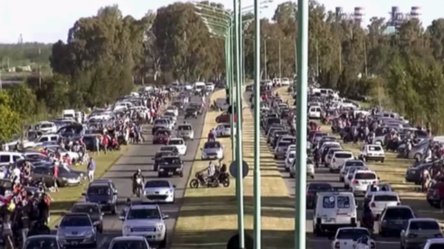 video: el camino a punta lara se desbordo de gente